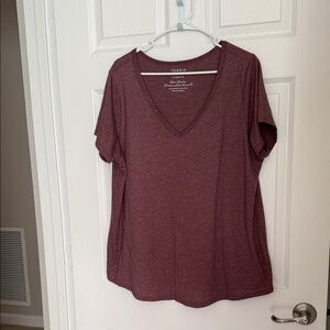 Torrid Women's Maroon V-Neck Short Sleeve Tee